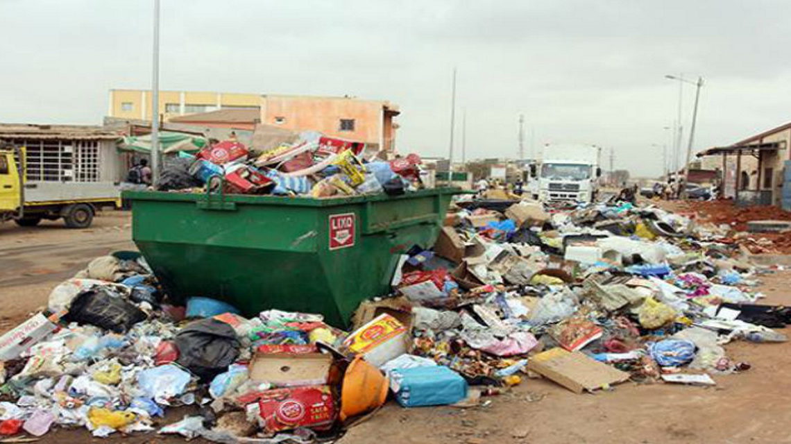 Amontoados de Lixo em Luanda continuam a preocupar os Citadinos
