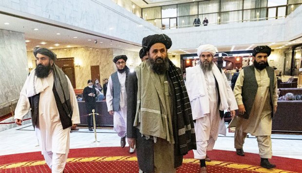 Talibãs pedem retirada apenas de estrangeiros e não de quadros afegãos