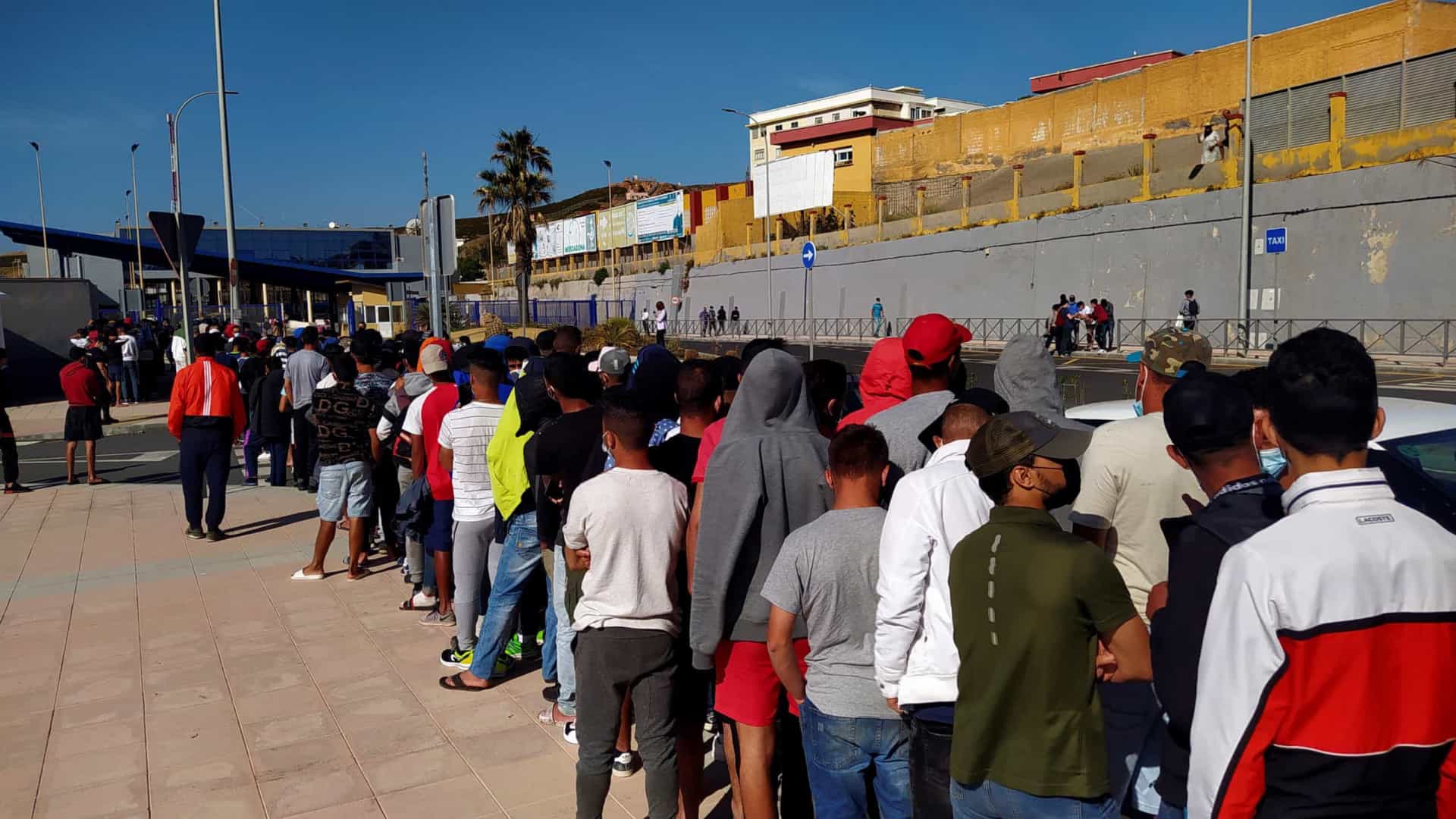 Cerca de 300 migrantes impedidos de entrar ilegalmente em Ceuta