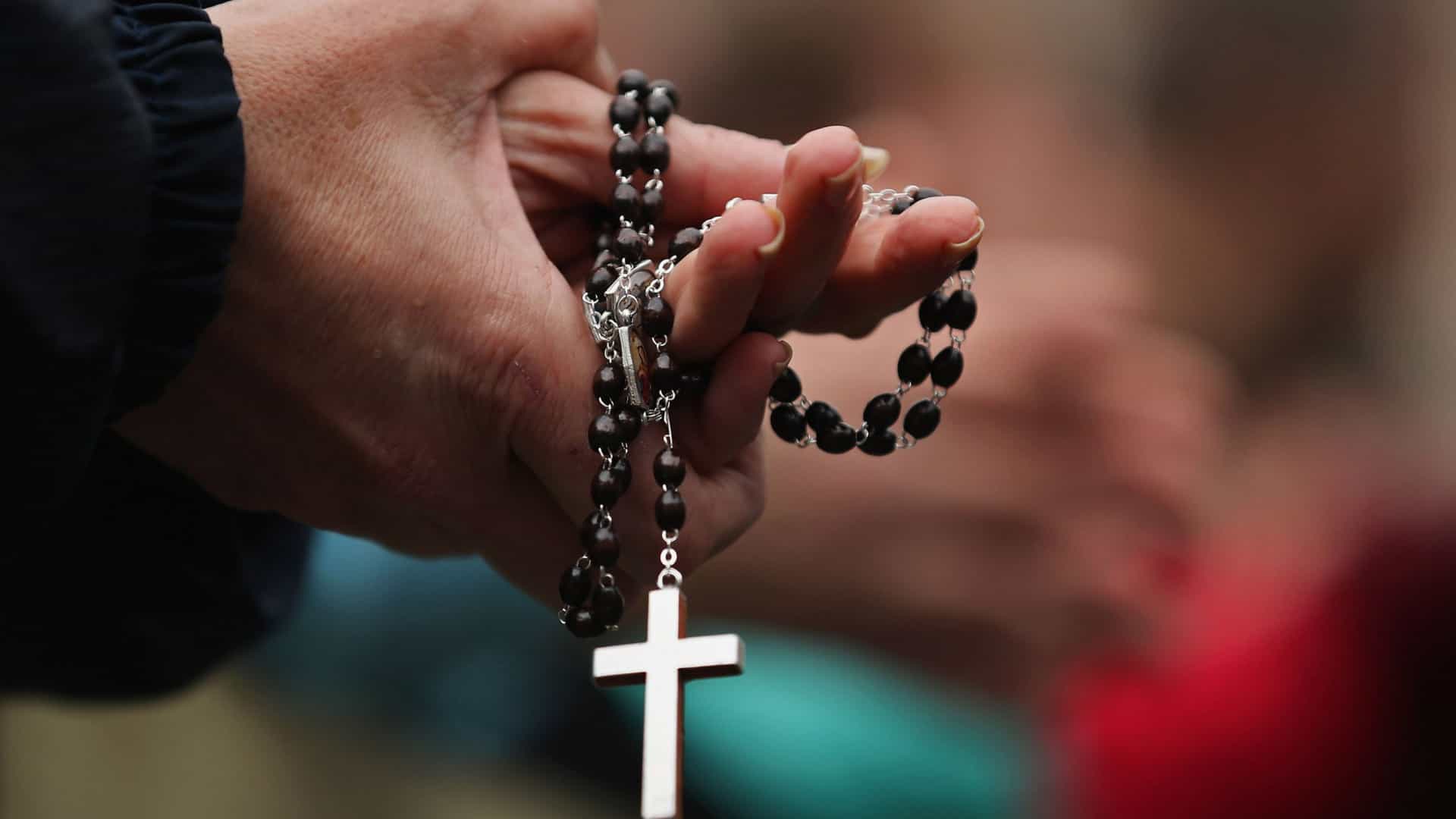 Igreja francesa “envergonhada” pede “perdão” a vítimas de abusos sexuais