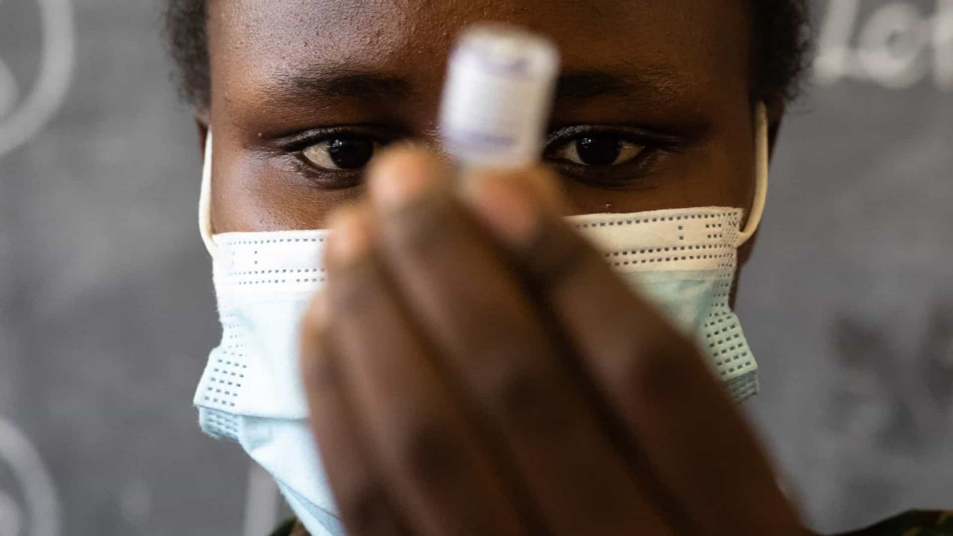 África do Sul recebe financiamento da OMS para desenvolver vacina