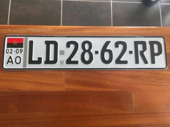 Novas chapas de matrículas, equipadas com código QR, vão garantir maior controlo no país