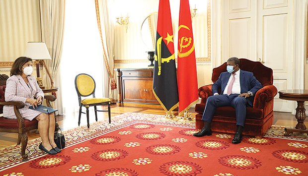 Embaixadora dos EUA elogia reformas económicas em Angola
