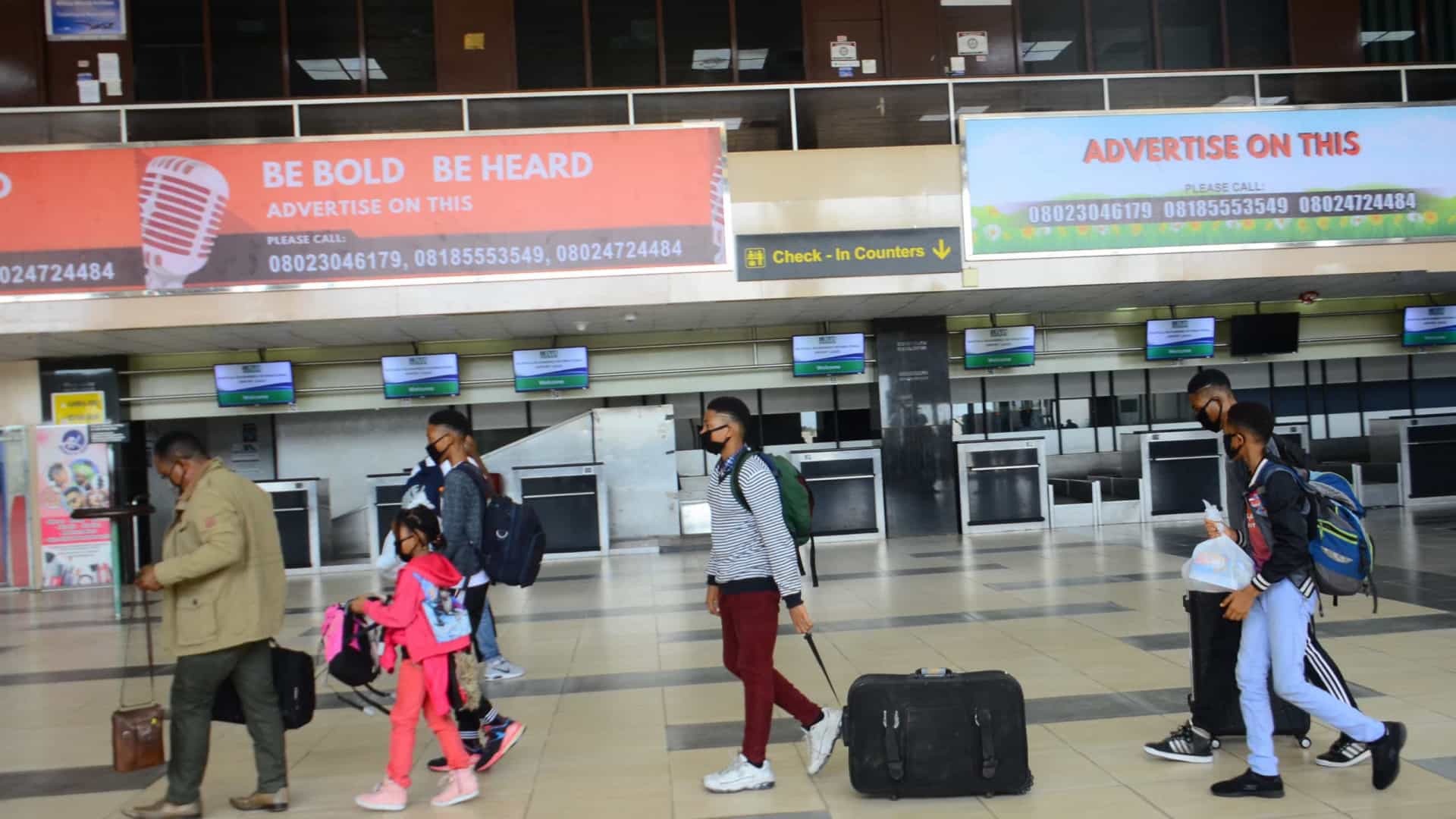 Ómicron. Nigéria retalia e planeia restrições aos voos de quatros países