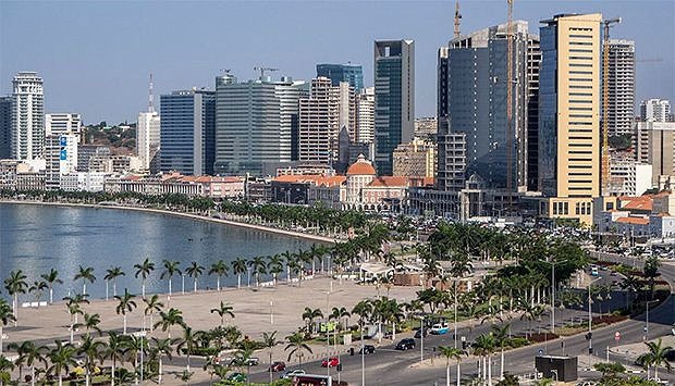S&P melhora rating de Angola para B-