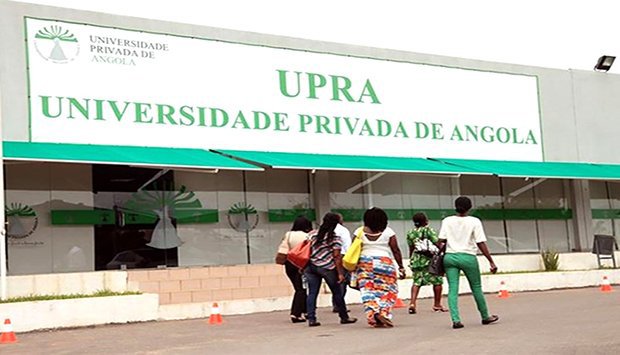 Estudantes da UPRA protestam expulsão de colegas