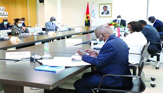 Abertos concursos públicos tendo em vista as eleições