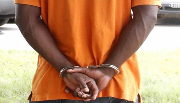 Professor acusado de violar aluna de seis anos já detido pela Polícia