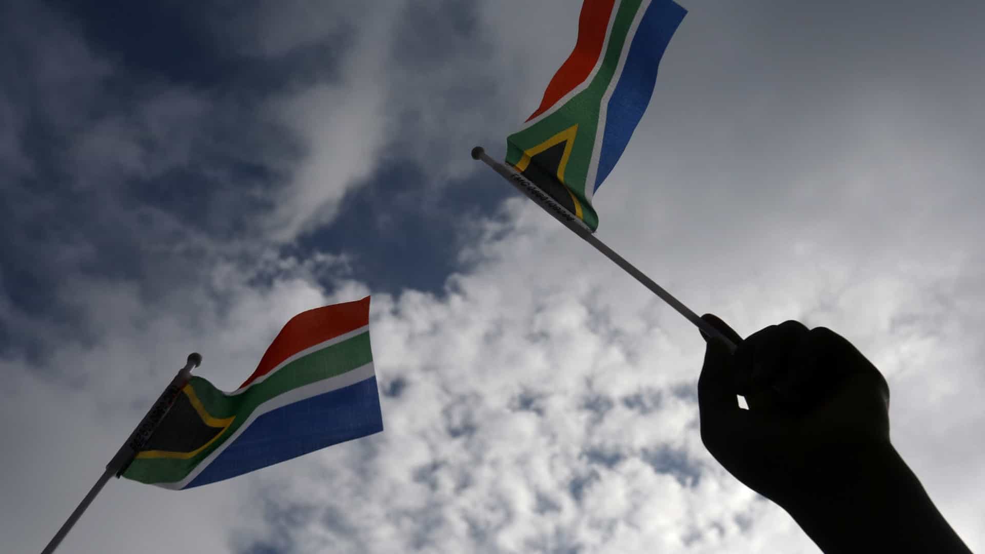África do Sul. 13 agentes detidos por morte sob custódia policial