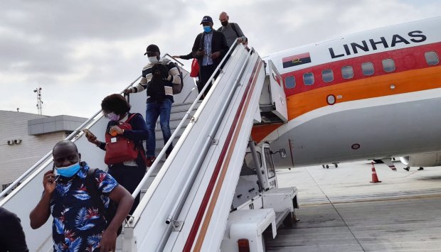 Passageiros do voo avariado da TAAG regressam a Luanda