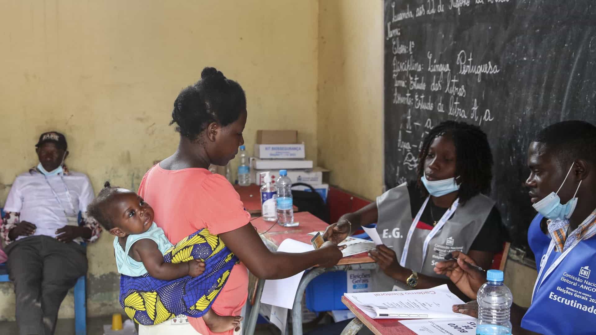 Angolanos votam com “maturidade” e aguardam resultados com expectativa