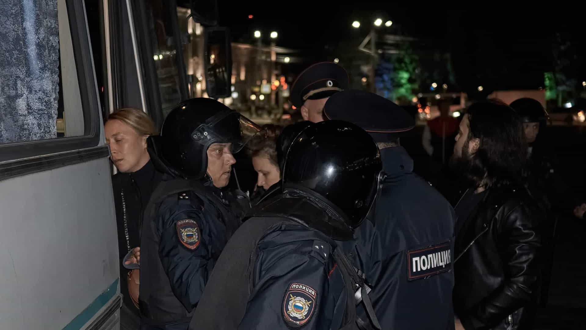 Mais de 1.380 pessoas detidas em protestos na Rússia contra mobilização