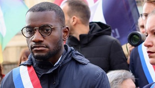 Acto de discriminação em França “choca” a comunidade