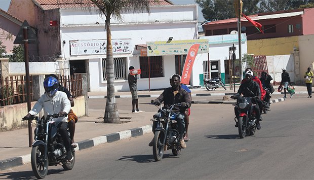 Actividade dos moto-taxistas vai ser regularizada e uniformizada