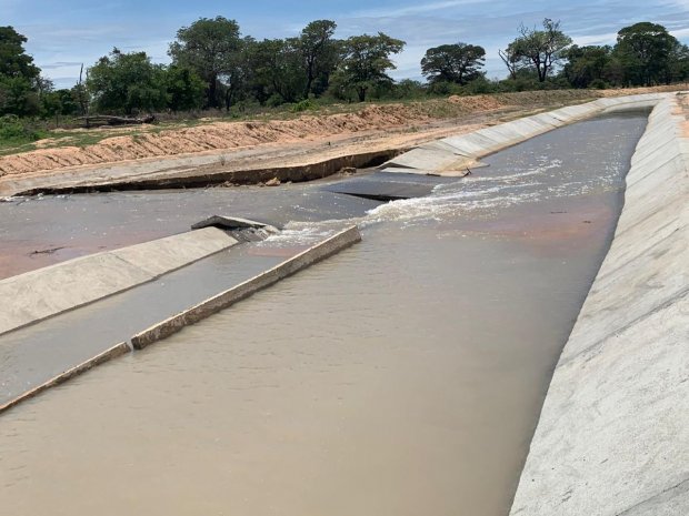Chuva provoca deslocamento de placas no canal do Cafu