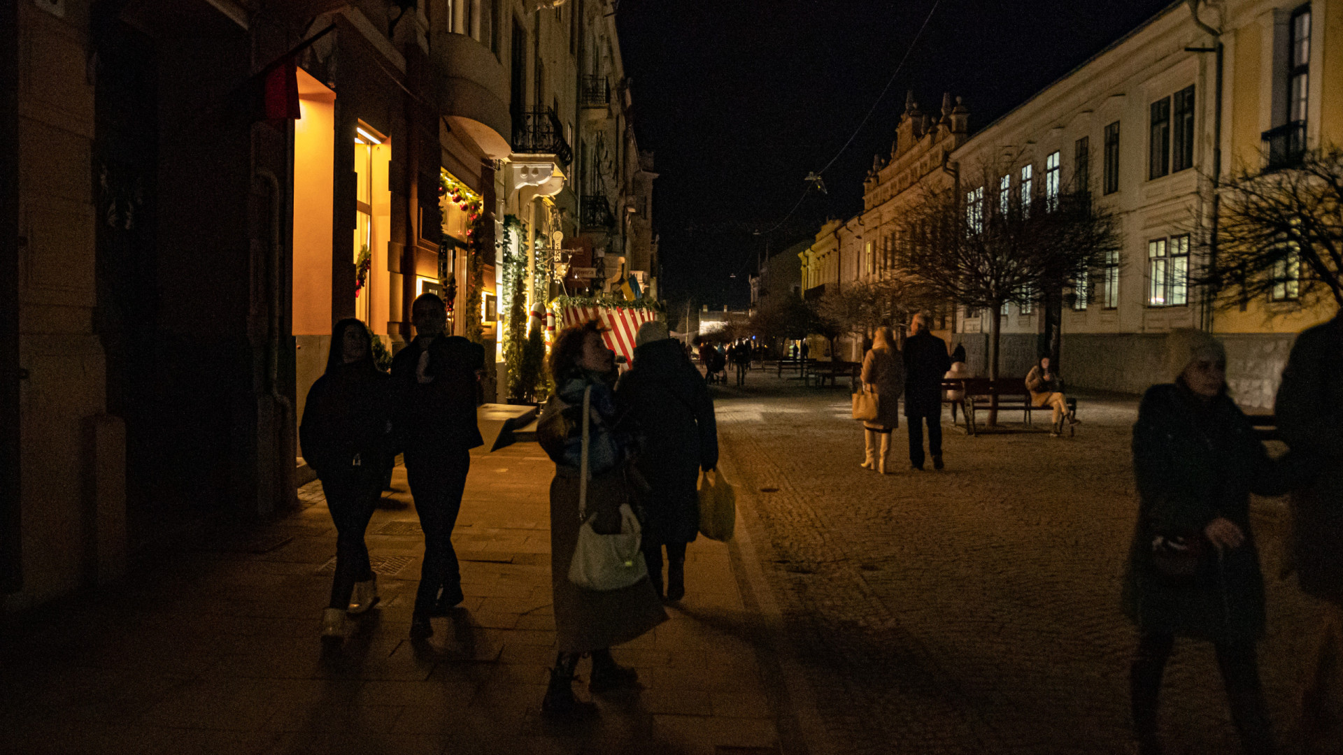 Ataques russos deixaram sem luz quase 200 mil famílias ucranianas
