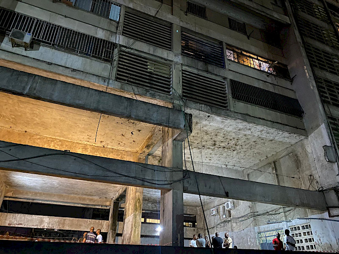Queda de viga do prédio do lote 9 alarma moradores
