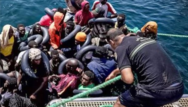 Tunísia acusada de aplicar medidas duras a migrantes