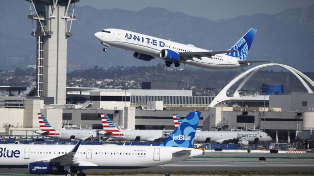 Companhias cancelam 350 voos nos EUA após incidente com avião da Boeing