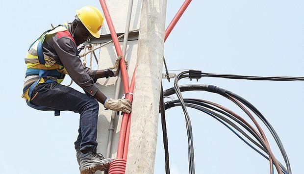 Avarias de alta tensão em Viana priva algumas zonas do município de energia eléctrica