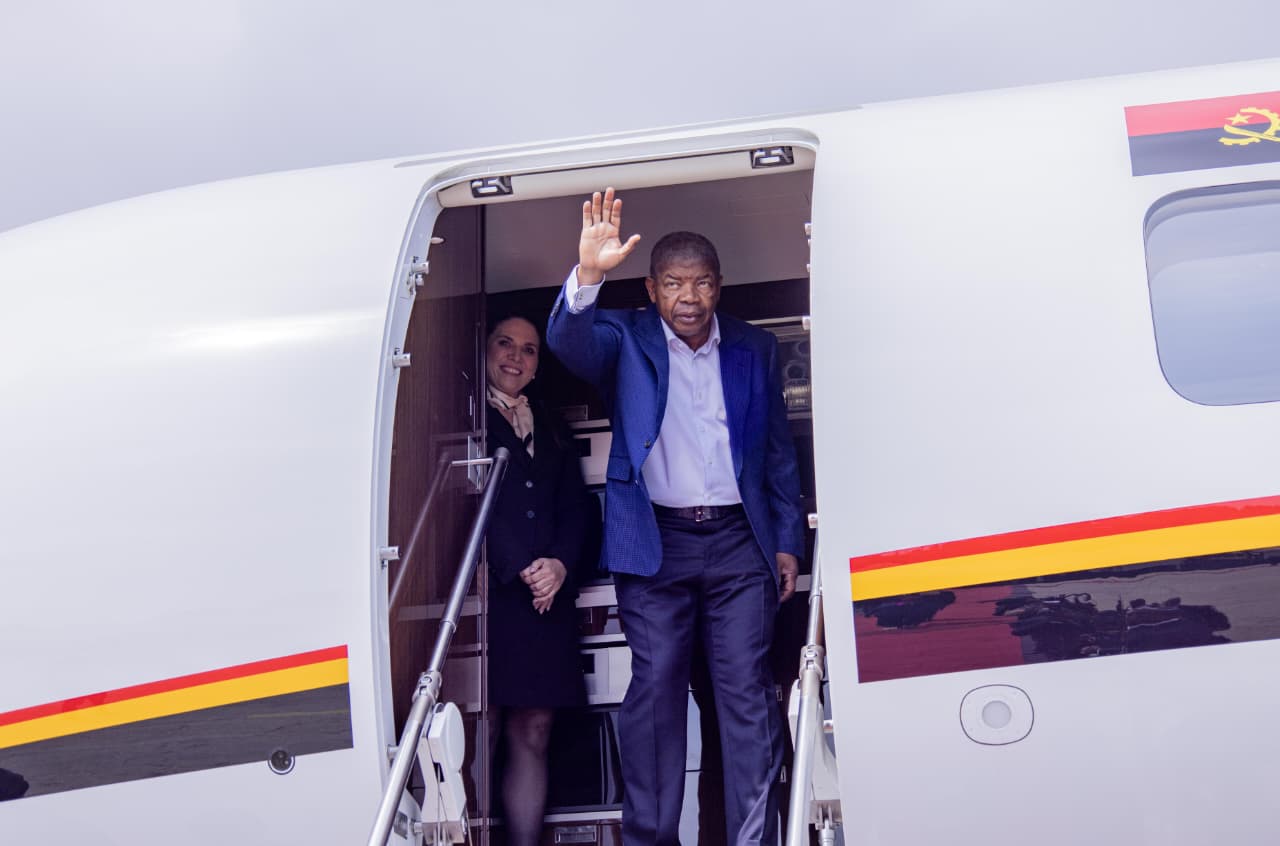 Presidente da República a caminho do Zaire