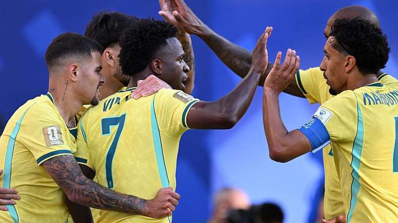 Brasil vence Escócia por 3-0 e segue para próxima fase do Mundial