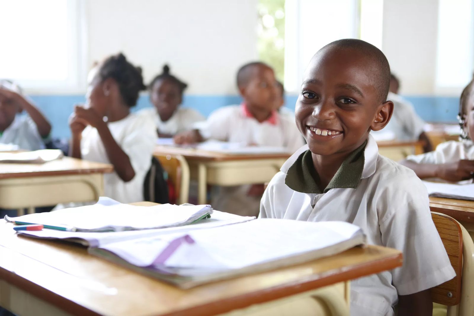 Namoro precoce nas escolas preocupa especialistas e famílias